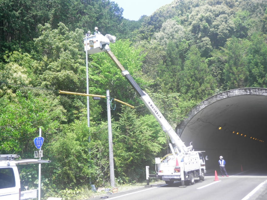 一般国道早田トンネル照明設備取替工事